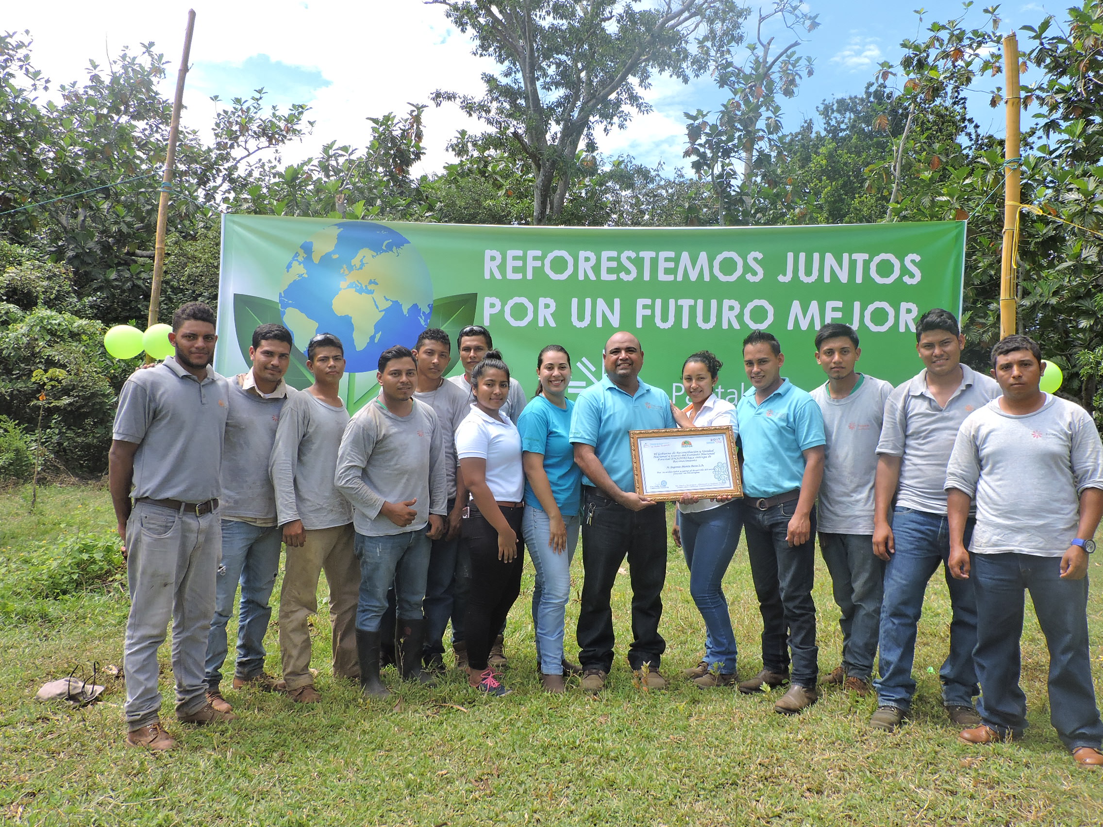 Ingenio Monte Rosa Recibe Reconocimiento por su Aporte al Desarrollo Forestal Ingenio Monte Rosa Recibe Reconocimiento por su Aporte al Desarrollo Forestal