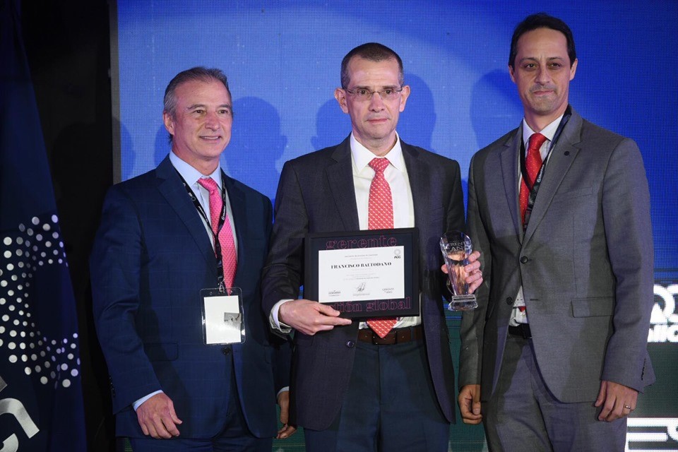 Francisco Baltodano galardonado por la Asociación de Gerentes de Guatemala