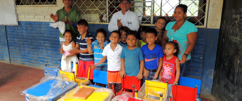 Ingenio Monte Rosa entrega mobiliario a preescolares comunitarios