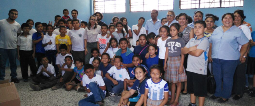 Ingenio Pantaleon Equipa Escuelas con Tecnología