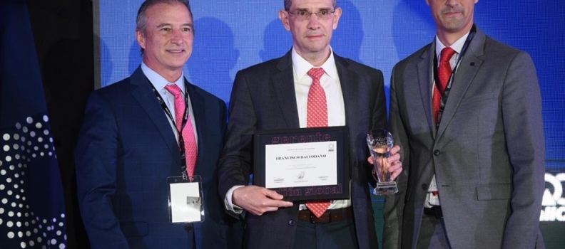 Francisco Baltodano galardonado por la Asociación de Gerentes de Guatemala