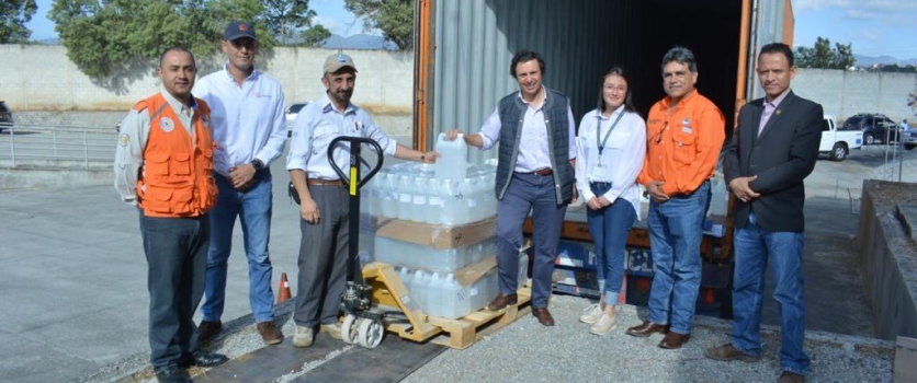 Pantaleon dona 10 mil galones de alcohol etílito al 70% ante el COVID-19