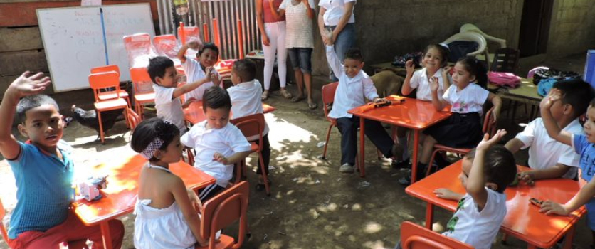 Ingenio Monte Rosa realiza entrega de mobiliario a preescolar